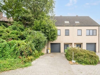 Energiezuinige woning met 3 slaapkamers, een bureau, een ...