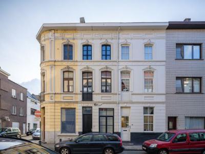 Coliving house met netto rendement van 3,5 % op één km van Gent Zuid.