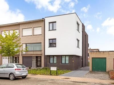 Gerieflijk nieuwbouwapp. met 2 slpk. balkon en garage