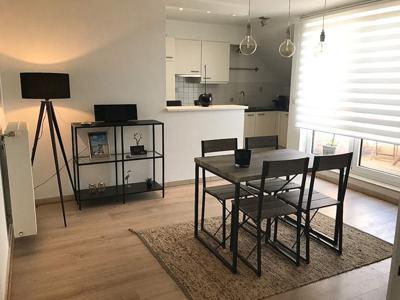 Instapklaar duplex appartement met autostaanplaats