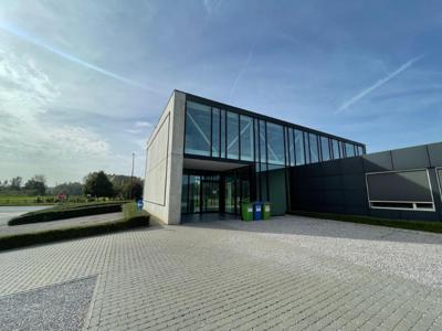 Kantoor / Showroom op zichtlocatie te huur in Merelbeke