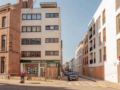 Kleine handelszaak vlakbij Zuid/Keizer Karelstraat