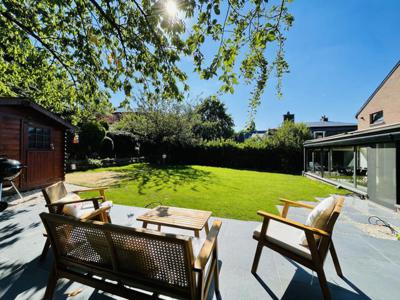 lichte villa met 3 slaapkamers -bureau-tuin-terras-garage