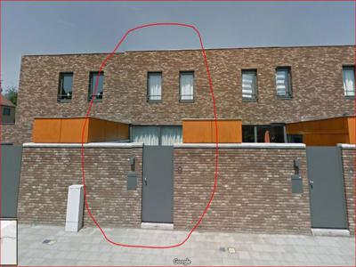 Recente woning met 3 slaapkamers, tuin en koertje