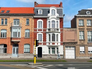 Imposante burgerwoning met vier slaapkamers en stadstuin