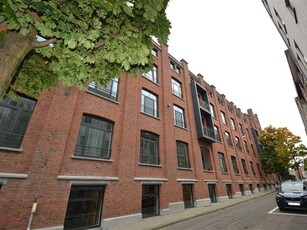 Luxueus gemeubeld appartement op wandelafstand van station.