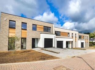 Prachtige nieuwbouw woning in een klein verkaveling van 11 w