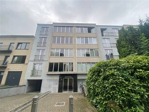 Ruim appartement met twee slaapkamers en garage te Aalst