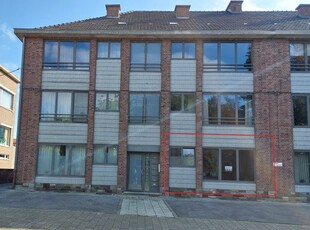 Rustig twee slaapkamer appartement aan stadsrand met garage