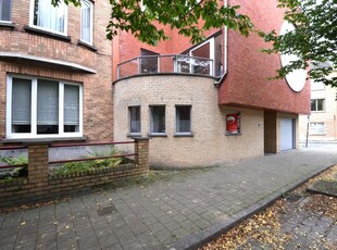 Studio met koer nabij Sint-Pietersstation