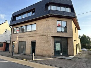 TE HUUR - ruim appartement met 3 slaapkamers