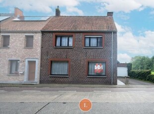 Te renoveren halfopen woning met 3 slaapkamer, garage op ...