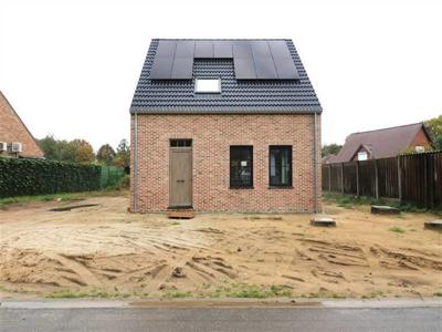 Energiezuinige nieuwbouwwoning met 3 slpk. en tuin