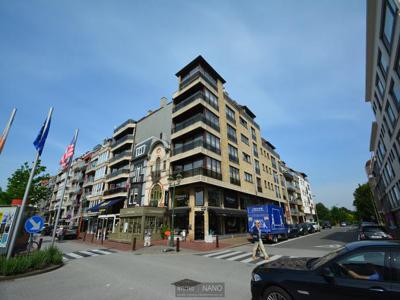 Groot hoekappartement ( 150 m² ) met 3 slaapkamers, zonnig g