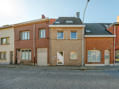 Opbrengsteigendom bestaande uit 2 appartementen.