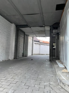 Garage te koop op terrein met automatische poort