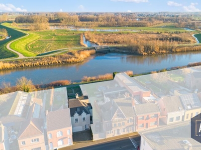 SCHELLEBELLE - Grote woning aan de oevers van de Schelde te