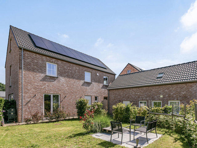 ZELDZAAM, villa met 5 slaapkamers, voorhuis, jacuzzi