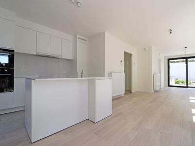 Prachtig hoekappartement met tuintje