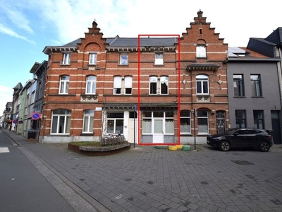 Mooie rijwoning gelegen aan rustige buurt