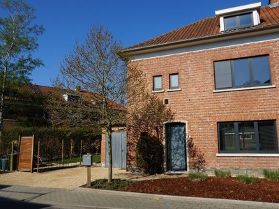 Prachtige eensgezinswoning met 3 slaapkamers en tuin op z...