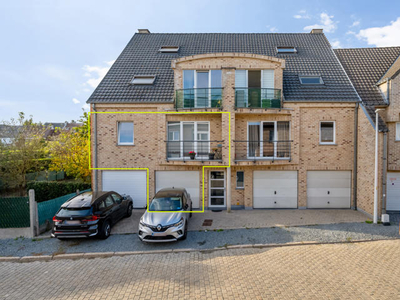 Tweekamerappartement met garage en berging.