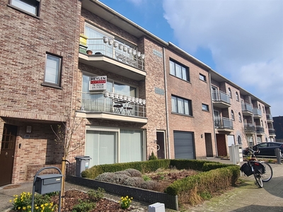 Bemeubeld appartement met 2slaapkamers, terras en garage