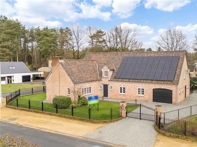 Prachtig afgewerkte villa met 5 slaapkamers op perceel van 1