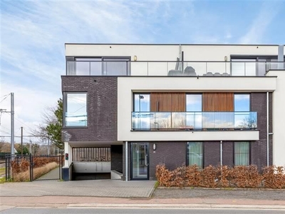 Recente penthouse met ruim terras, parking en berging