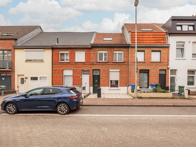 Te renoveren woning met 2 slaapkamers en tuin te Deurne-Zuid!