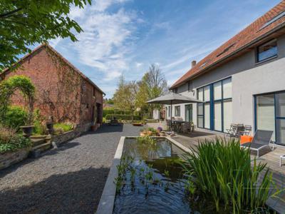 Karaktervol gerenoveerde hoeve aan de rand van Meerdaalwoud.