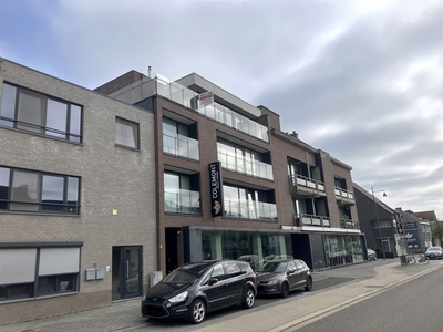 Appartement met 2 slaapkamers en 2 terrassen te huur.