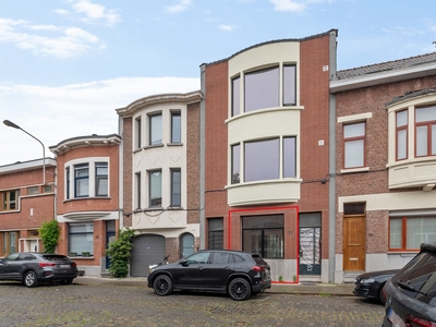 Prachtg gelijkvloers appartement met tuin op toplocatie!