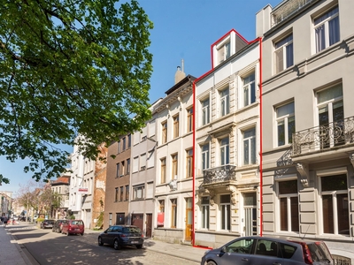 Te renoveren herenwoning in centrum Antwerpen