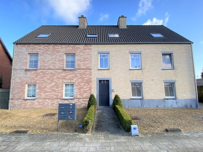 Bemeubeld gelijkvloers appartement met 1 slpk, tuin en garagebox