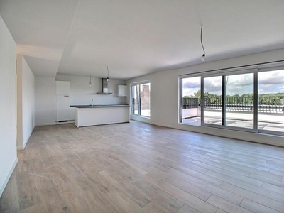 2-kamerappartement, lichte woonkamer, terras, parkeerplaats