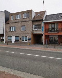 Appartement op de tweede verdieping met 2 slaapkamers en gar