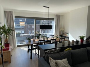 Mooi appartement 100m2 2deL, met garage en terras (zuiden)