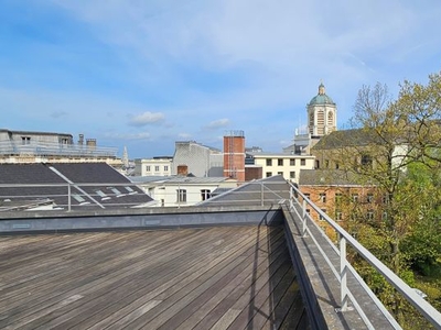 Weelderig penthouse met 3 slaapkamers en 60m² terras