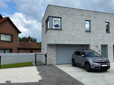 Energiezuinige nieuwbouwwoning met 3 slpks. en 3 badkamers