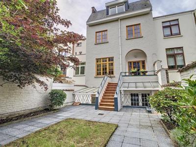 6-bedroom Art Deco house with garden - garage - Ixelles area