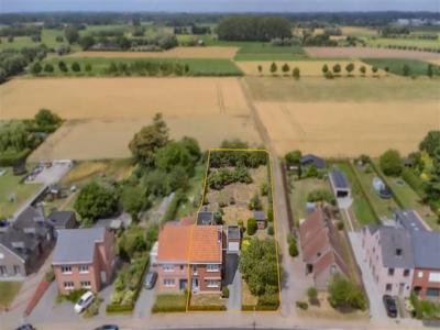 Charmante woning op zonrijk perceel van +/- 16a!