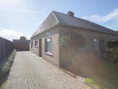 GUNSTIG GELEGEN BUNGALOW