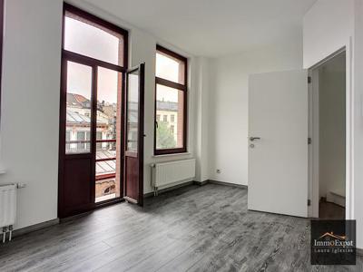 HOUSE SHARING ACCEPTED : Place Saint-Gery: Maison 3 chambres