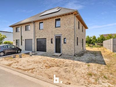 Nieuwbouwwoning met 4 slaapkamers