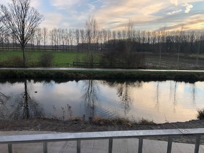 APPARTEMENT MET TERRAS EN AUTOSTAANPLAATS TE HUUR IN MOER...