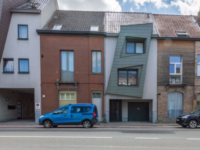 Een goed gelegen bel-étage woning te Halle!