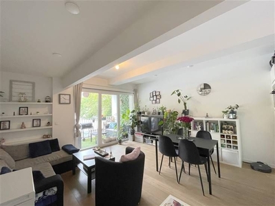 éénslaapkamerappartement (55m²) met ruim terras (9m²) op cen