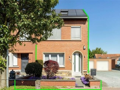 Energiezuinige en instapklare 3-gevelwoning met 3 slaapkamer