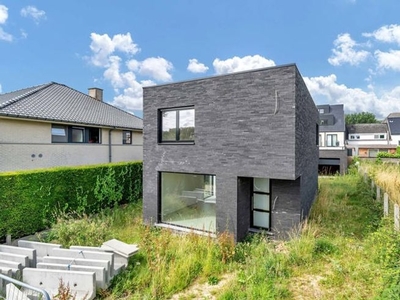 Nieuwbouwwoning op een rustige locatie in Heldergem